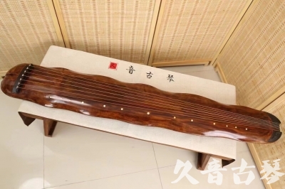 德宏傣族景颇族自治州●久音古琴  ●今日推荐20240831  【断纹蕉叶】